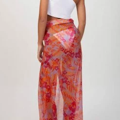 Allsisters Pyramid Bikini Top in White - women -Outlets Shop 10ffdfe42e654d85b14705a7632376ae 1080x