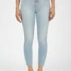 Articles Of Society Katie Cut Off Jeans in Light Wash - women -Outlets Shop 21c731709271449db96ad8cfd3486654 a676653a 0e07 483f a453 804e6a2a11b0 1080x