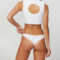 Allsisters Persei Bikini Top in White - women -Outlets Shop 9d6a77774abf4fe392ad65c03b921ede 1080x