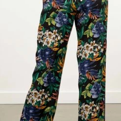 Essentiel Antwerp Zapocalypse Wide Leg Trainer Pant in Combo Black - women 7 Essentiel Antwerp Zapocalypse Wide Leg Trainer Pant in Combo Black - women -Outlets Shop e9200a5deacb44179954df0fda94900c 5e9ebb56 6e95 4696 aec3 e08d4700e11a 1080x